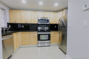 8893 Fontainebleau Blvd, Miami, FL 33172, Sold 03/22/21