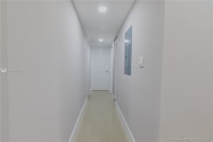 8893 Fontainebleau Blvd, Miami, FL 33172, Sold 03/22/21