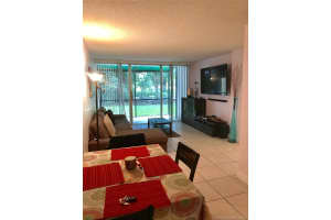 8860 Fontainebleau Blvd, Miami, FL 33172, Sold 02/05/21