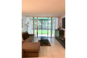 8860 Fontainebleau Blvd, Miami, FL 33172, Sold 02/05/21