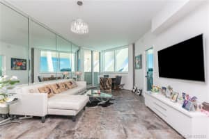 300 South Pointe Dr, Miami Beach, FL 33139, Sold 03/17/21