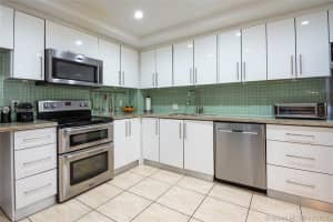 5825 Collins Ave #5a, Miami Beach, FL 33140, Sold 05/19/21