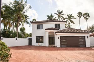 8204 NW 198th St, Hialeah, FL 33015, Sold 04/19/21