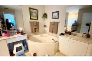 10212 SW 12th St, Pembroke Pines, FL 33025, Sold 03/30/21