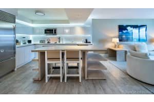 102 24th St, Miami Beach, FL 33139, Sold 04/25/22