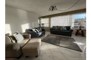 5225 Collins Ave, Miami, FL 33140, Sold 07/30/21