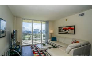 19501 W Country Club Dr, Aventura, FL 33180, Sold 04/16/21