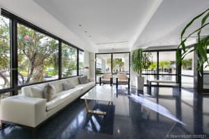 4301 Collins Ave, Miami, FL 33140, Sold 03/25/21