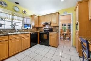 4805 NW 99th Ct, Doral, FL 33178, Sold 03/12/21