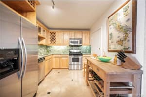 5555 Collins Ave #10u, Miami, FL 33140, Sold 08/19/21