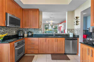 3340 NE 190th St APT 401, Aventura, FL 33180, Sold 05/14/21