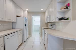 232 Fortuna Dr, Palm Beach Gardens, FL 33410, Sold 05/14/21