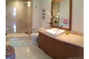 19501 W Country Club Dr, Aventura, FL 33180, Sold 08/13/21
