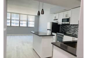 999 Brickell Bay Dr, Miami, FL 33131, Sold 06/10/21