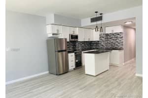 999 Brickell Bay Dr, Miami, FL 33131, Sold 06/10/21