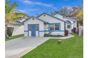 10020 SW 14th St, Pembroke Pines, FL 33025, Sold 04/28/21