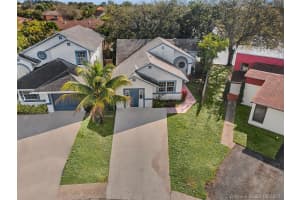 10020 SW 14th St, Pembroke Pines, FL 33025, Sold 04/28/21