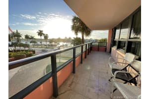 5225 Collins Ave, Miami, FL 33140, Sold 07/30/21