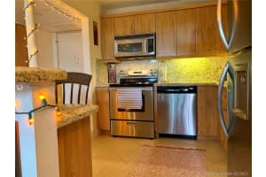 2731 Taft St, Hollywood, FL 33020, Sold 04/14/21