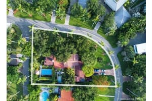 31 Lagorce Cir, Miami Beach, FL 33141, Sold 04/09/21