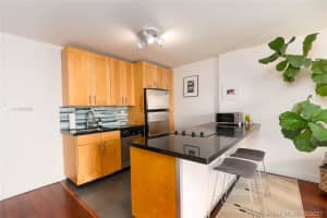 1020 Meridian Ave, Miami Beach, FL 33139, Sold 04/20/21