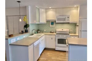 5220 NE 6th Ave C2, Oakland Park, FL 33334, Sold 03/30/21