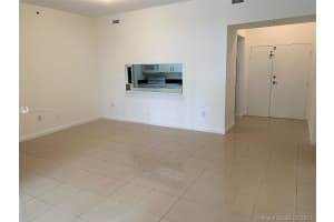9725 NW 52nd St, Doral, FL 33178, Sold 04/08/21