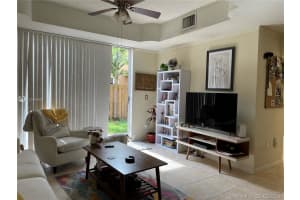 8510 NW 141st Ln, Miami Lakes, FL 33016, Sold 03/29/21