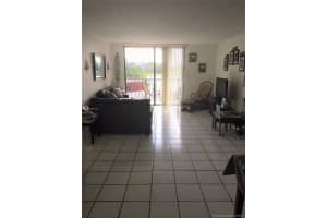 9682 Fontainebleau Blvd, Miami, FL 33172, Sold 06/10/21