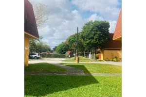 421 NW 109th Ave #7a, Miami, FL 33172, Sold 05/07/21