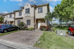 975 Lucaya Dr, West Palm Beach, FL 33404, Sold 10/18/21