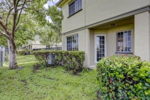 975 Lucaya Dr, West Palm Beach, FL 33404, Sold 10/18/21