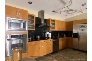 8340 NW 188th St, Hialeah, FL 33015, Sold 04/19/21
