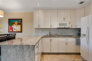 9401 SW 77th Ct, Miami, FL 33156, Sold 04/30/21