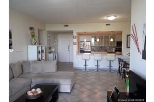 9725 NW 52nd St, Doral, FL 33178, Sold 03/31/21