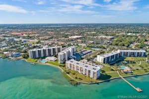 100 Intracoastal Pl, Tequesta, FL 33469, Sold 03/25/21