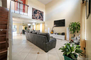 19670 NW 85th Ave, Hialeah, FL 33015, Sold 05/14/21