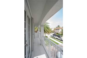 11211 NW 71st St, Doral, FL 33178, Sold 07/19/21
