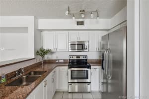 1155 Brickell Bay Dr, Miami, FL 33131, Sold 05/27/21