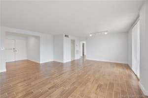 9800 W Bay Harbor Dr, Bay Harbor Islands, FL 33154, Sold 04/07/21