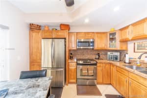 5701 NW 98th Way, Coral Springs, FL 33076, Sold 04/12/21