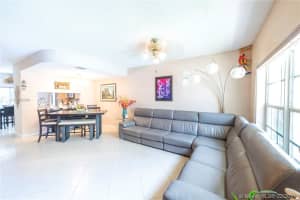 5701 NW 98th Way, Coral Springs, FL 33076, Sold 04/12/21