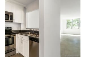 1020 Meridian Ave, Miami Beach, FL 33139, Sold 01/05/22
