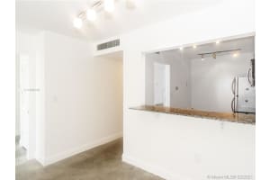 1020 Meridian Ave, Miami Beach, FL 33139, Sold 01/05/22