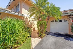 3295 NW 44th St, Oakland Park, FL 33309, Sold 05/13/21
