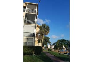 2751 Taft St, Hollywood, FL 33020, Sold 05/17/21