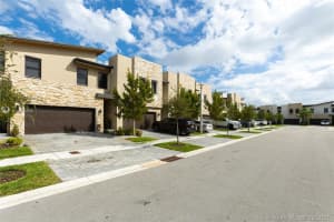 10569 NW 81st St, Doral, FL 33178, Sold 04/29/21