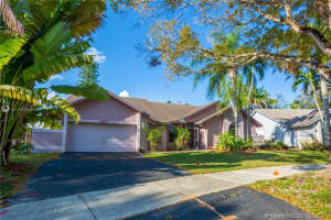8971 SW 57th St, Cooper City, FL 33328, Sold 04/07/21