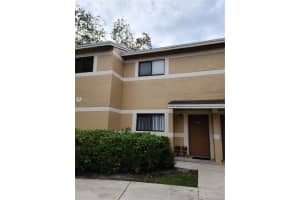 204 Palm Cir E, Pembroke Pines, FL 33025, Sold 04/19/21