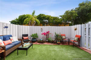 410 SE 7th St, Dania Beach, FL 33004, Sold 03/22/21